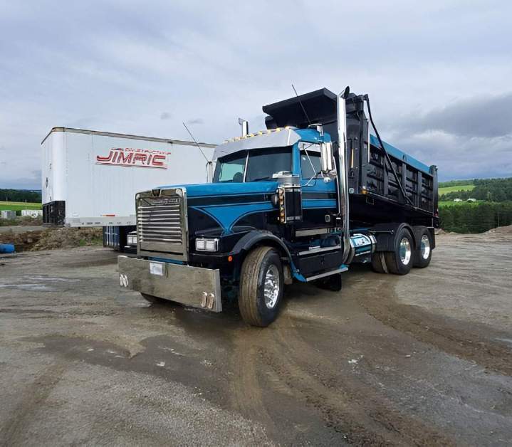 Livraison et déplacement de terre, gravier et matériaux